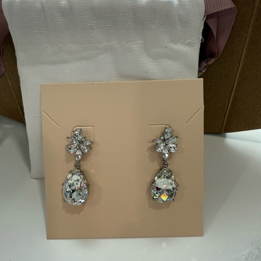 Elegant Silver Crystal Drop Earrings